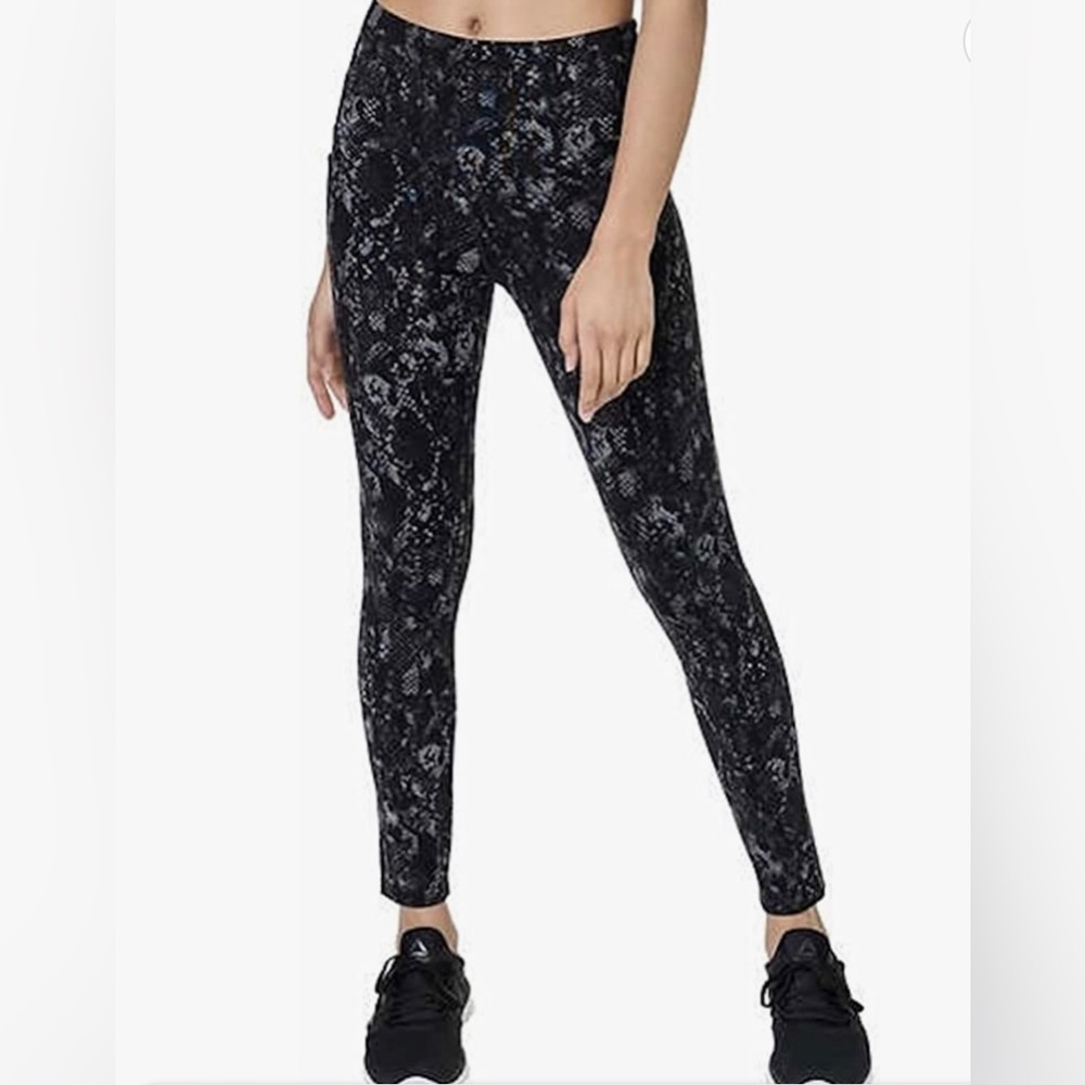 Tuff Athletics. Women’s high waisted leggings with pockets